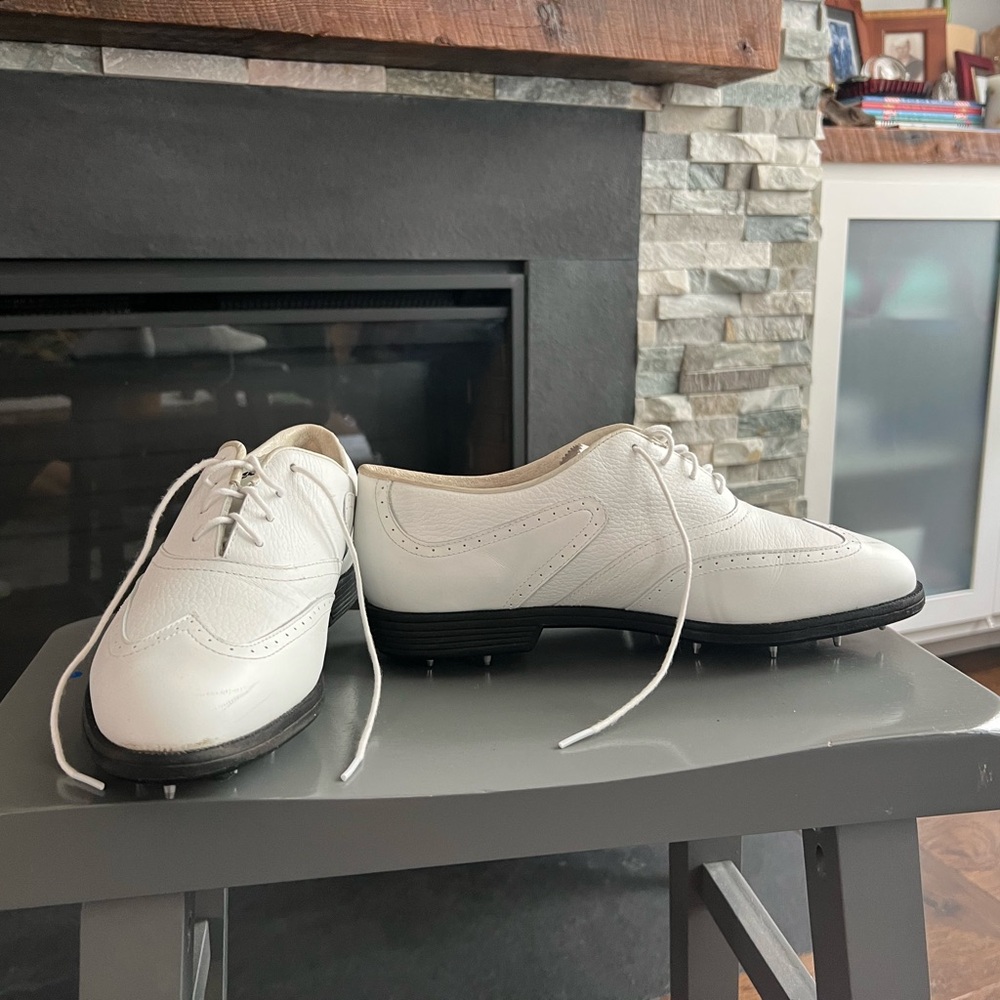 Reebok White Oxford Shoes Minimalist Design